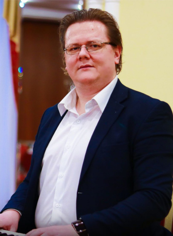 Пианист Роман Куровцев
